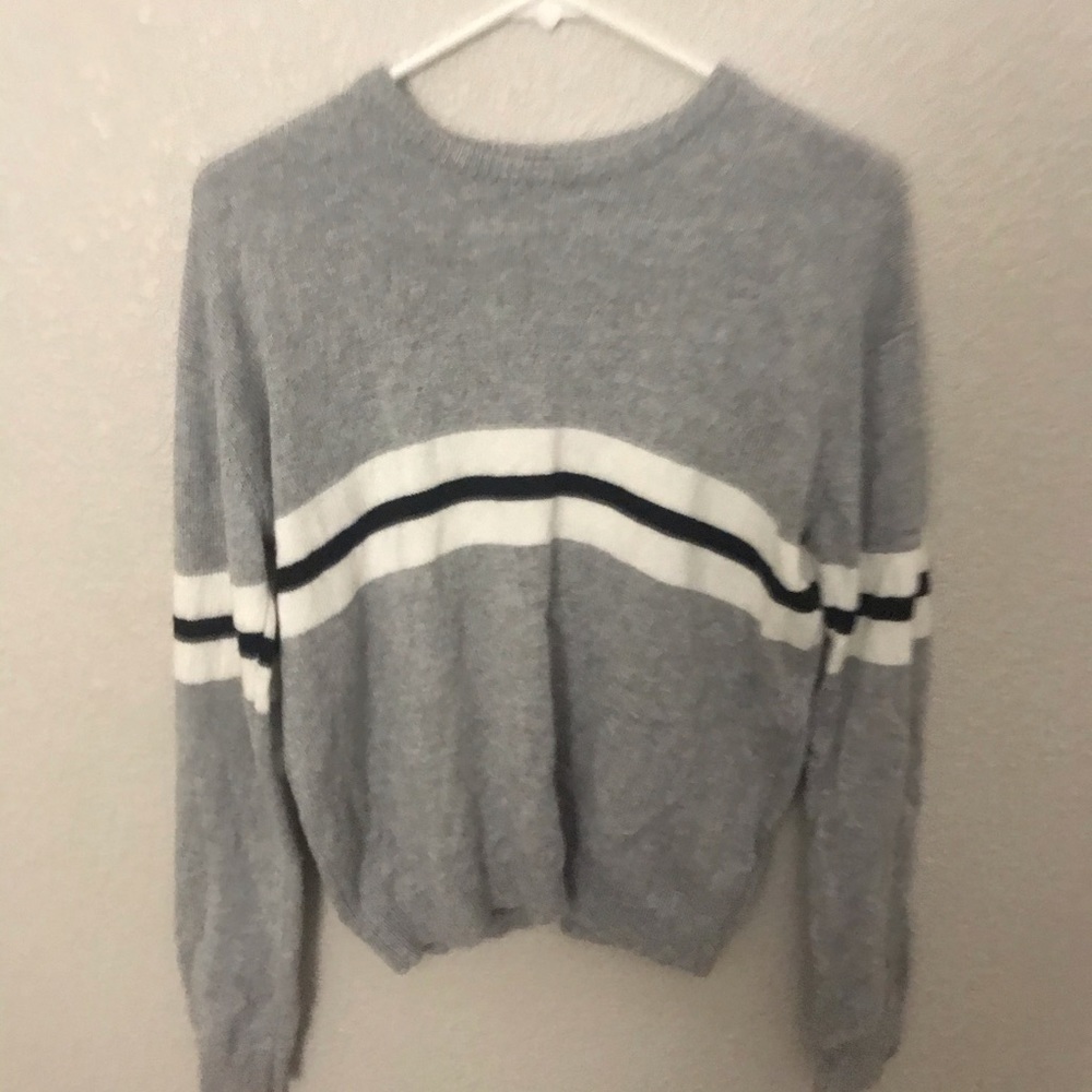 brandy melville long sleeve sweater